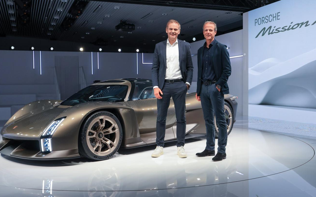 PORSCHE MISSION X | E-Hypercar für neue Nordschleifen Rundenrekorde Image 23 from 38