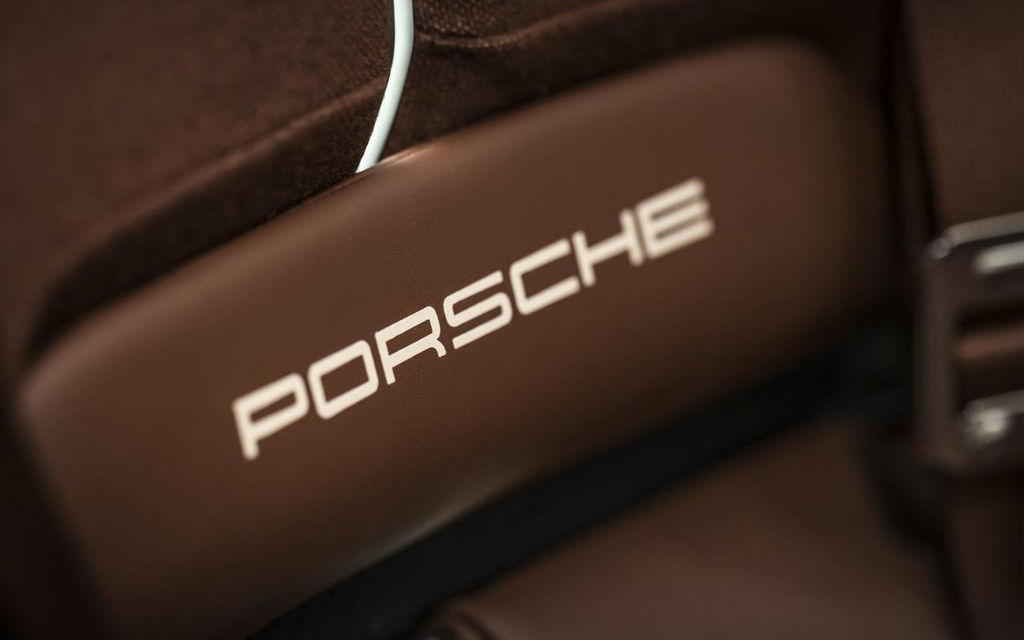 PORSCHE MISSION X | E-Hypercar für neue Nordschleifen Rundenrekorde Image 27 from 38