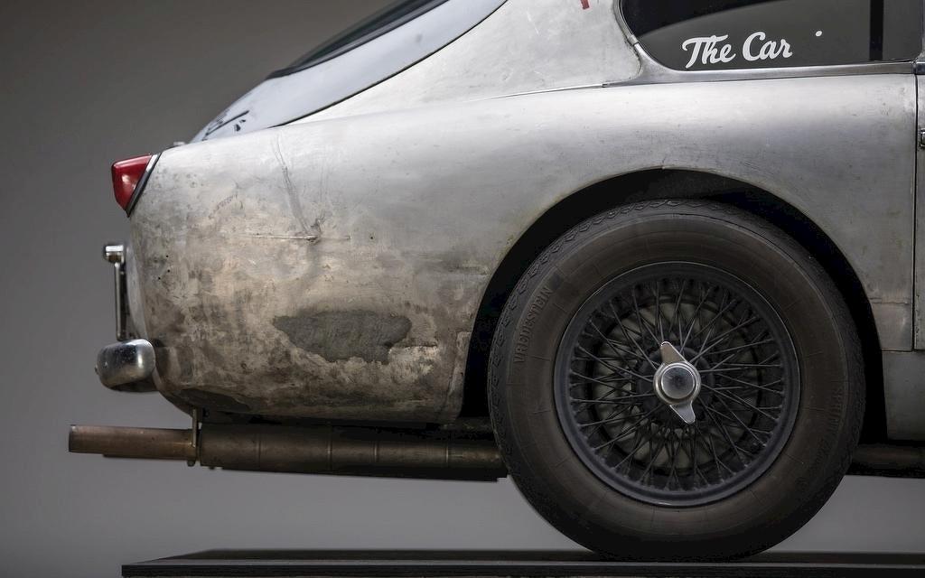 ASTON MARTIN | DB2 / 4Mk II - Automobilkunst "Can’t Be Crushed" Image 4 from 12