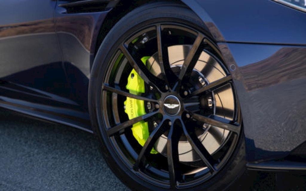 ASTON MARTIN | DB11 - AMR 5,2 Liter-V12 Twin-Turbo Image 14 from 16