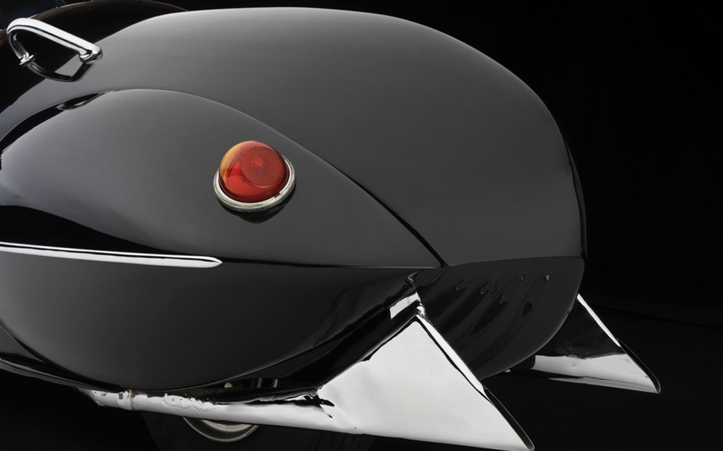 KJ HENDERSON | STREAMLINER 1930 - Art Deco Airflow Boat-Tail Speedster Image 3 from 3