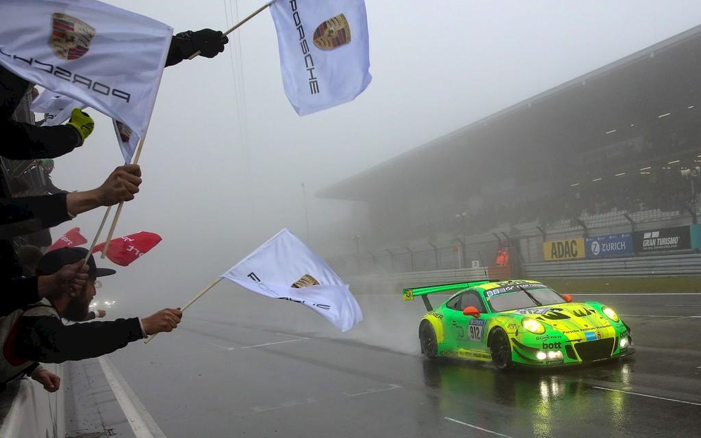 PORSCHE 911 | MANTHEY GT3 R triumphiert beim 24-Stunden-Rennen Image 7 from 8