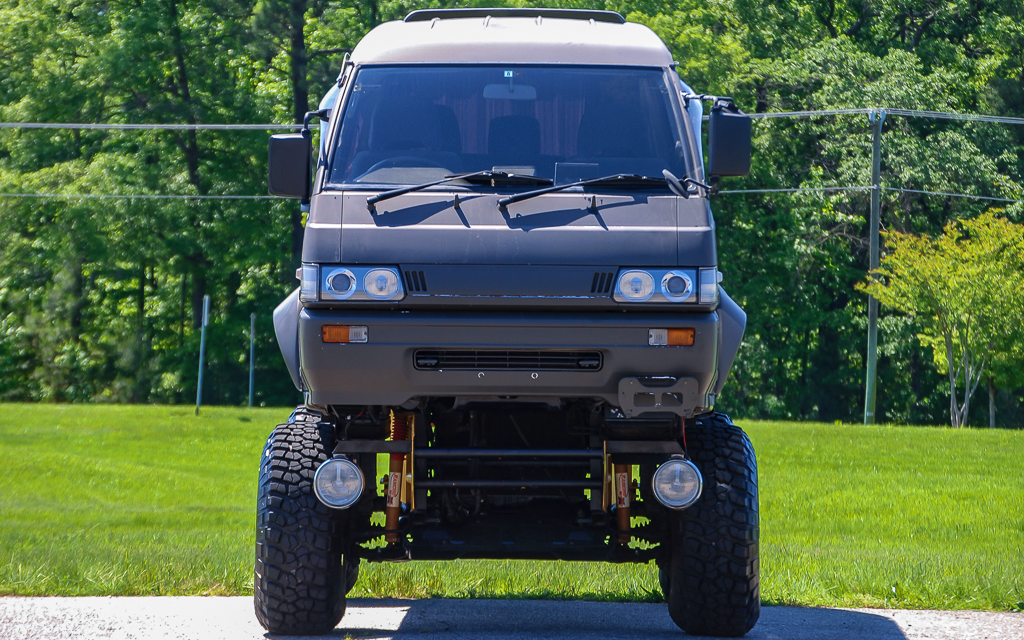 MITSUBISHI L300 | DELICA II 4WD Mud-Terrain Body Lift Custom Wagon Bild 6 von 7