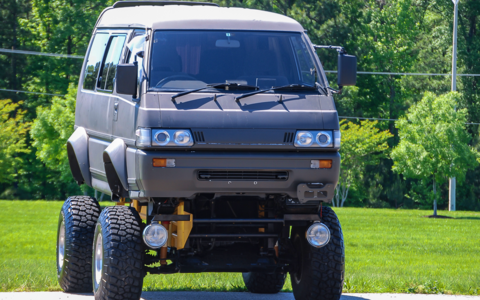 MITSUBISHI L300 | DELICA II 4WD Mud-Terrain Body Lift Custom Wagon